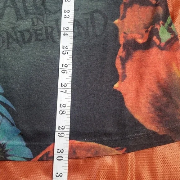 Disney Alice in Wonderland All Over Print T-Shirt XL Made in USA Vintage 2010 - Picture 13 of 14